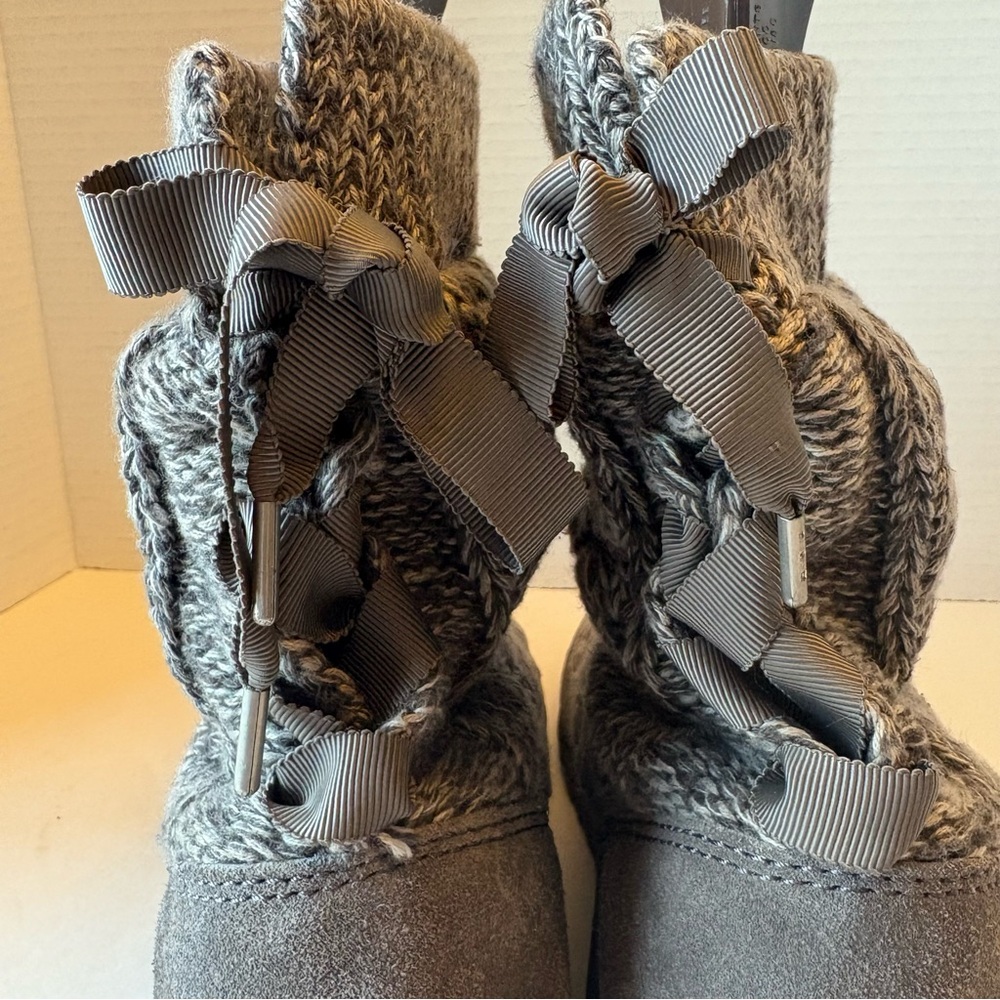 Ugg Australia Gray Cable Knit Lace Boots, Women’s size 7 - Picture 5 of 11